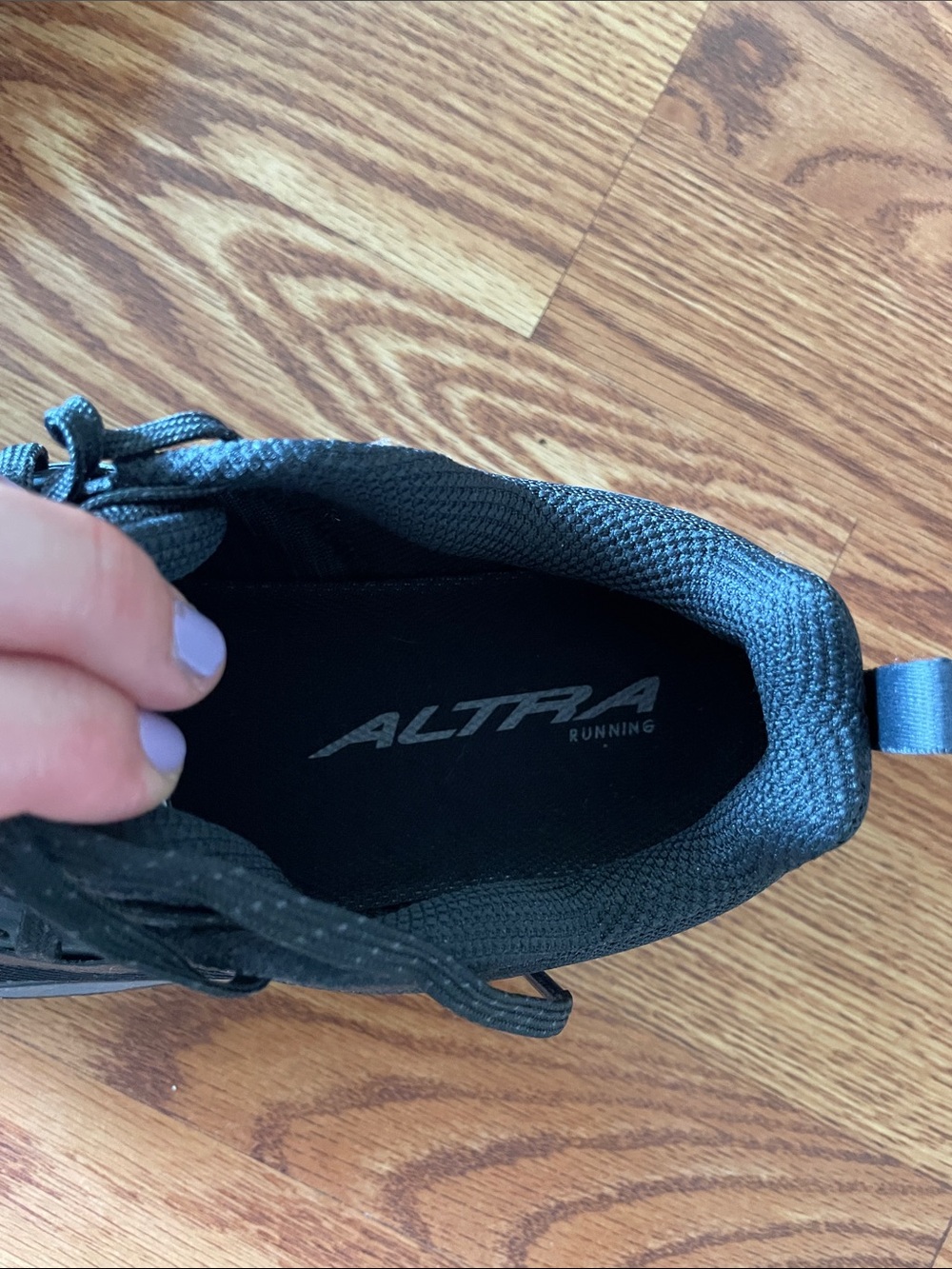 Altra Black Mesh Running Shoe - Picture 2 of 10